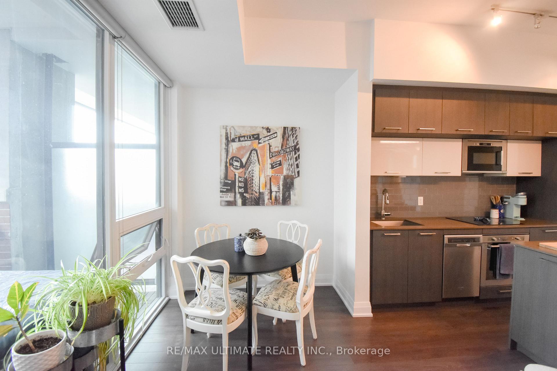 Photo 9 of Unit 309, 4800 Highway 7, Vaughan, East Woodbridge — HOMEH