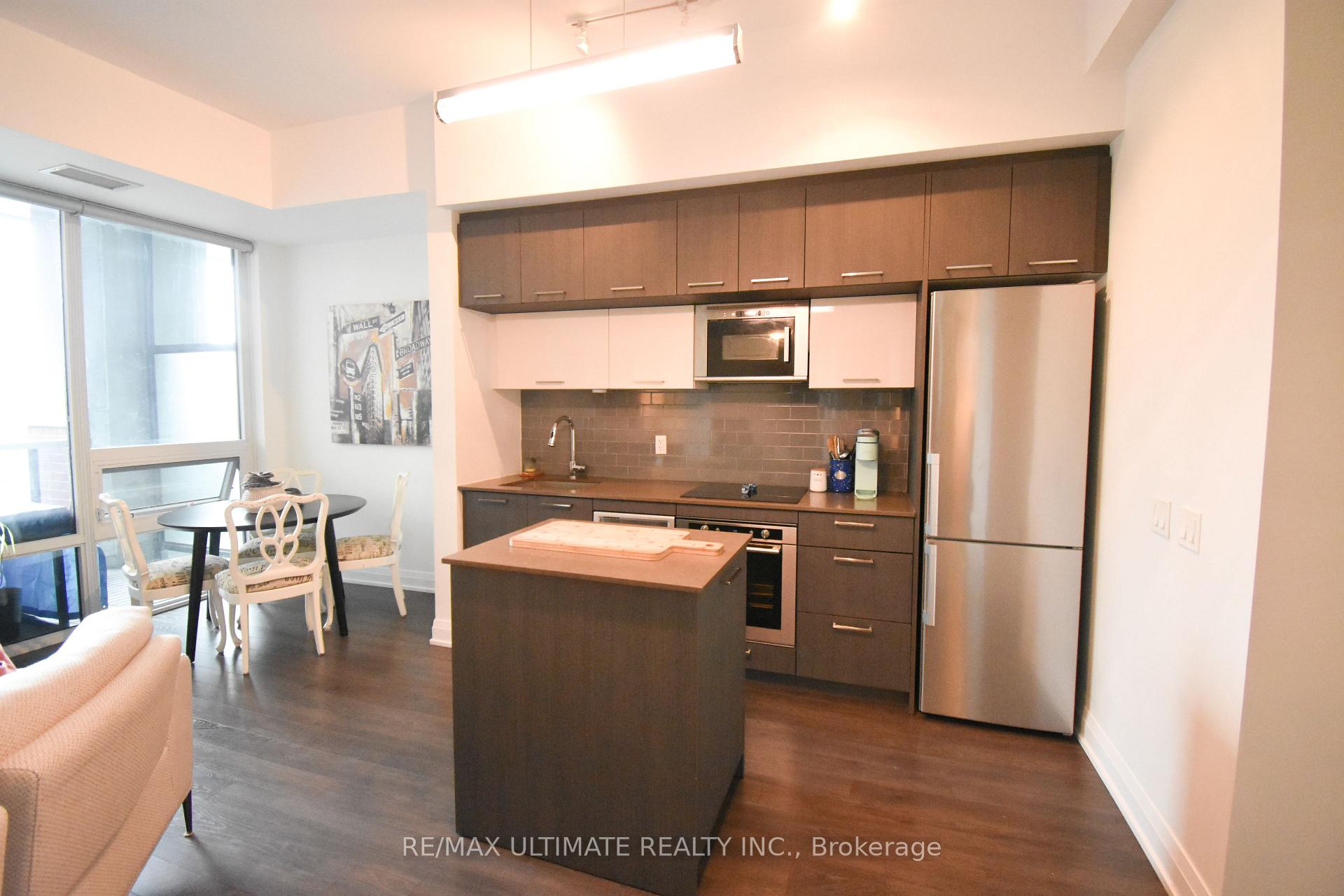 Photo 10 of Unit 309, 4800 Highway 7, Vaughan, East Woodbridge — HOMEH