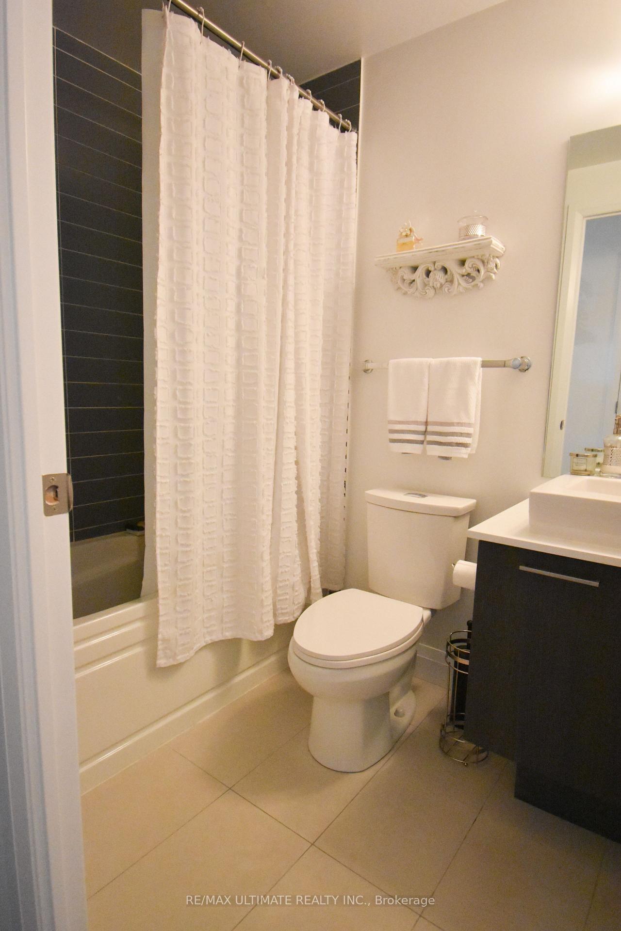 Photo 13 of Unit 309, 4800 Highway 7, Vaughan, East Woodbridge — HOMEH