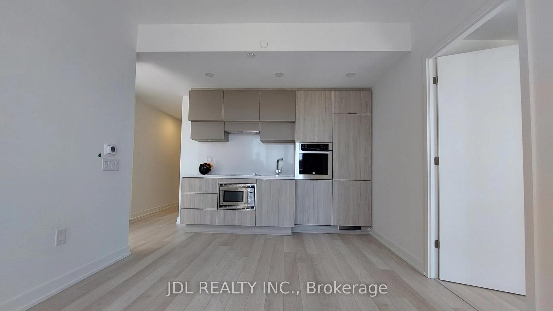 Photo 3 of Unit 1604, 39 Roehampton Avenue, Toronto, Mount Pleasant West — HOMEH