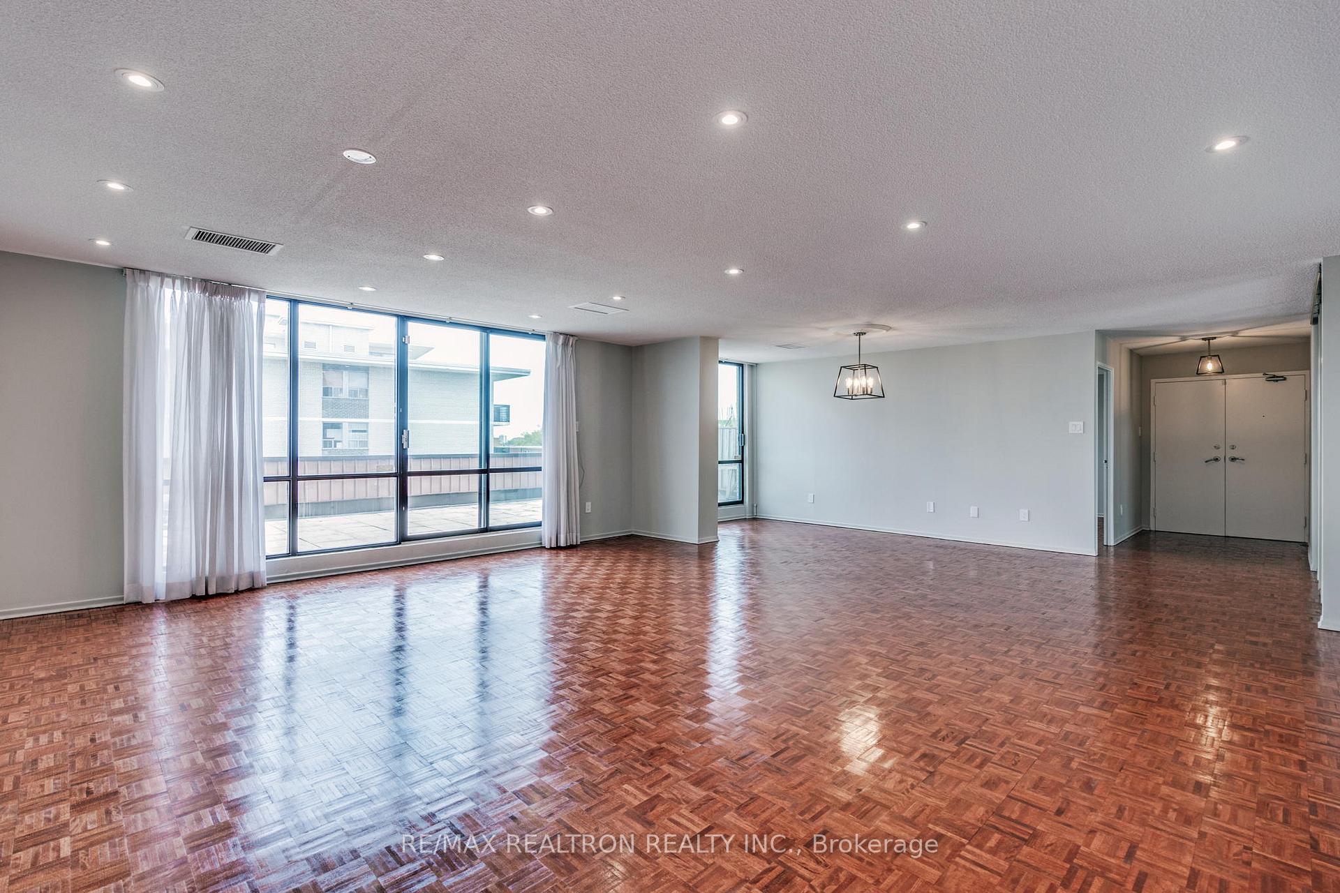 Photo 2 of Unit Ph 1, 22 Shallmar Boulevard, Toronto, Forest Hill North — HOMEH