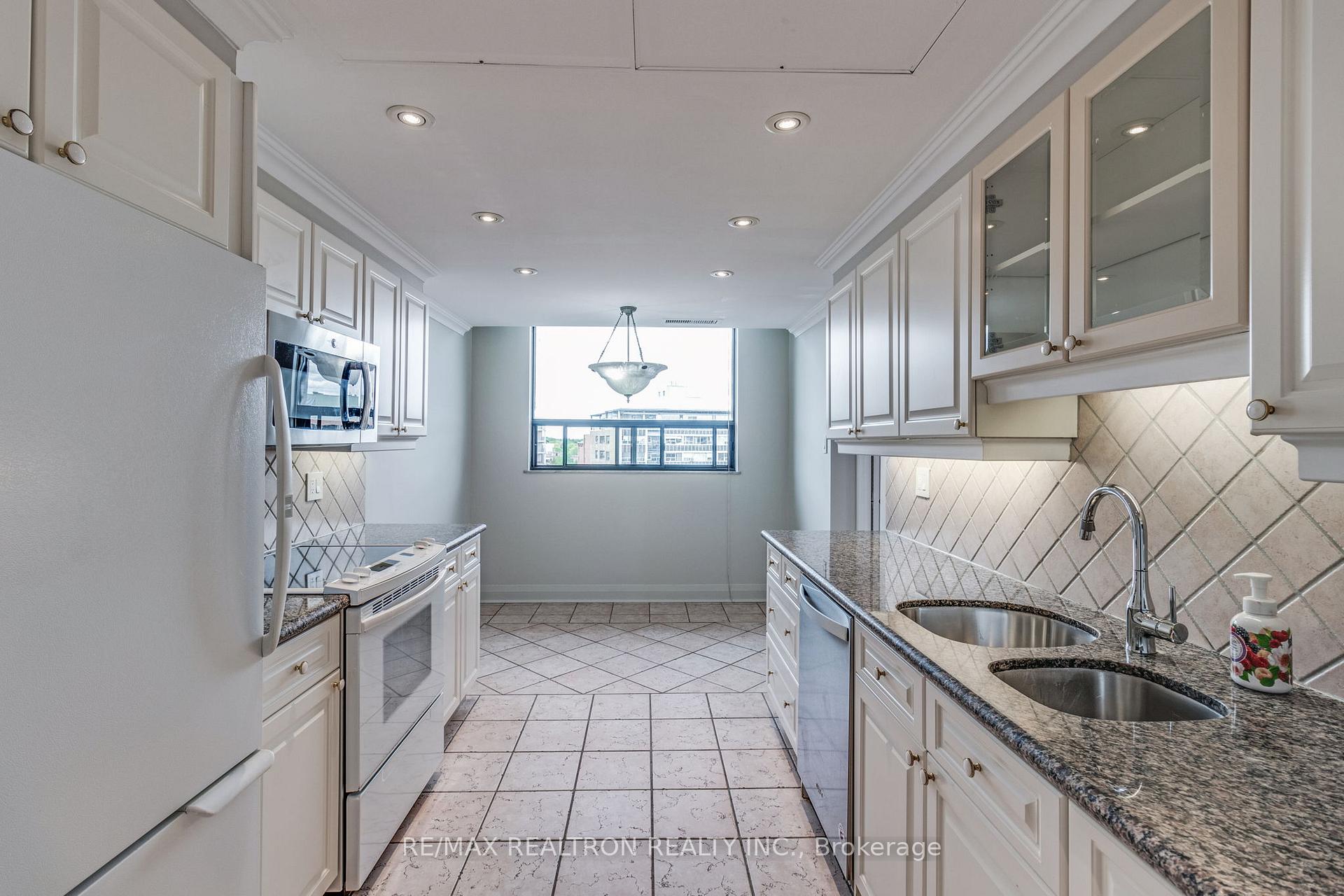 Photo 5 of Unit Ph 1, 22 Shallmar Boulevard, Toronto, Forest Hill North — HOMEH