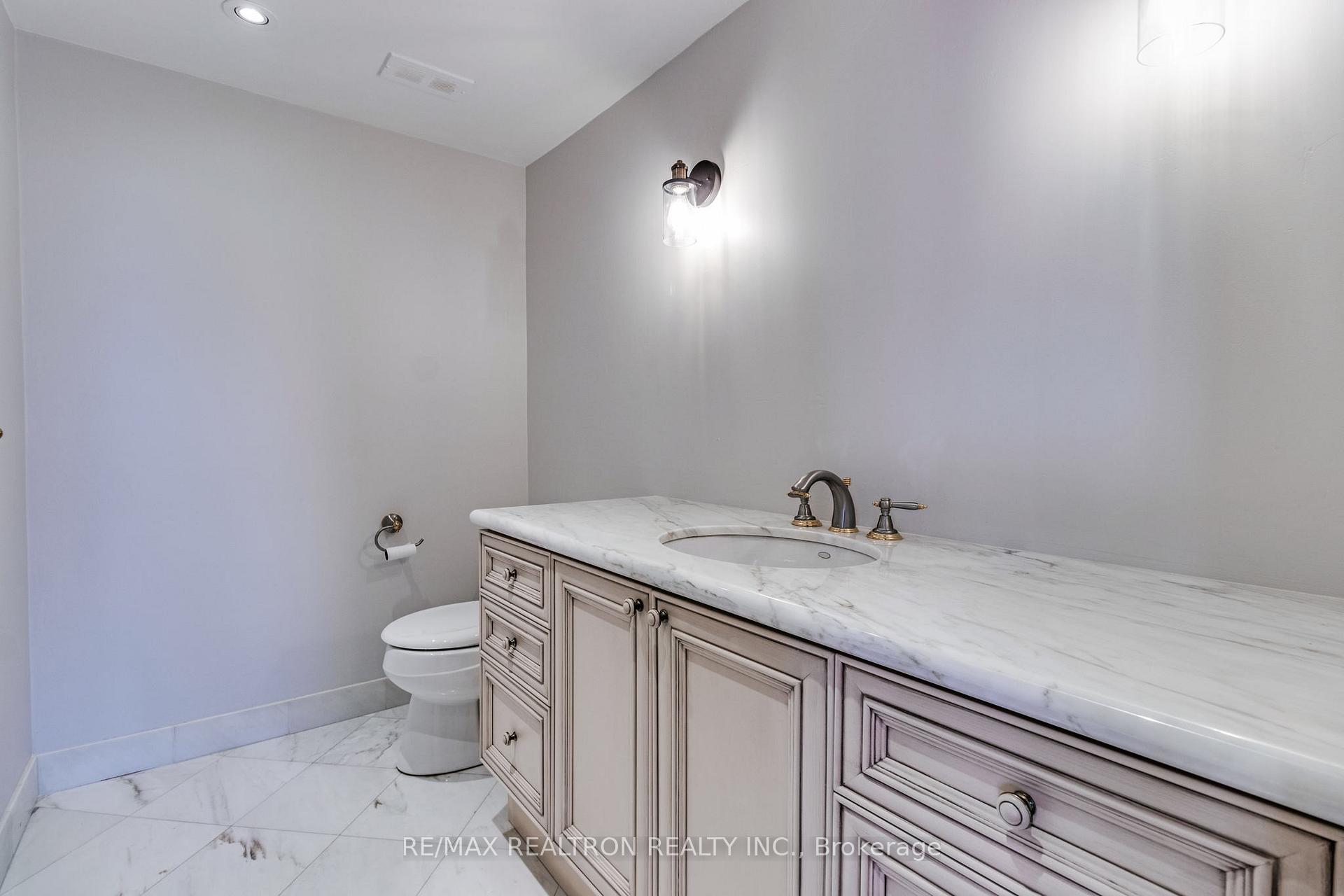 Photo 9 of Unit Ph 1, 22 Shallmar Boulevard, Toronto, Forest Hill North — HOMEH