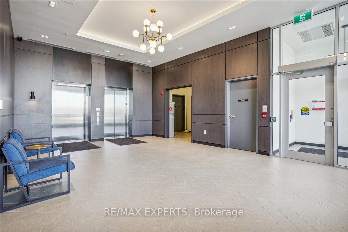 Photo 3 of Unit 419, 430 Essa Road, Barrie, Holly — HOMEH