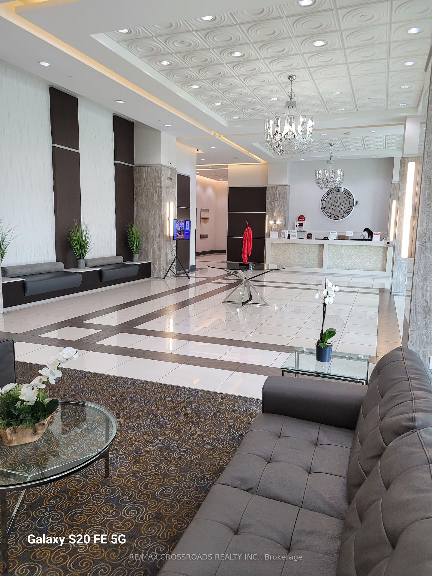 Photo 5 of Unit 710, 7171 Yonge Street, Markham, Thornhill — HOMEH