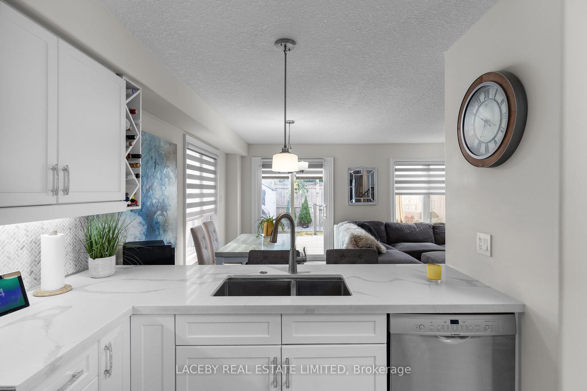 Photo 8 of 57 Nathan Crescent, Barrie, Painswick South — HOMEH