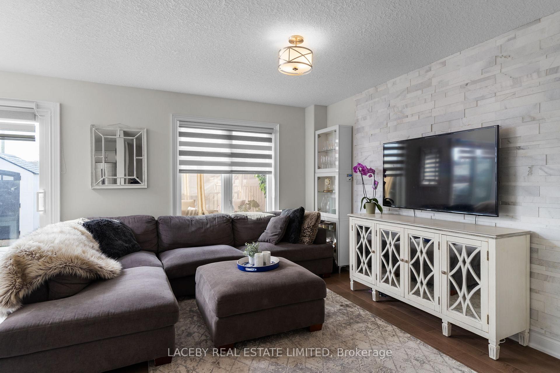 Photo 20 of 57 Nathan Crescent, Barrie, Painswick South — HOMEH
