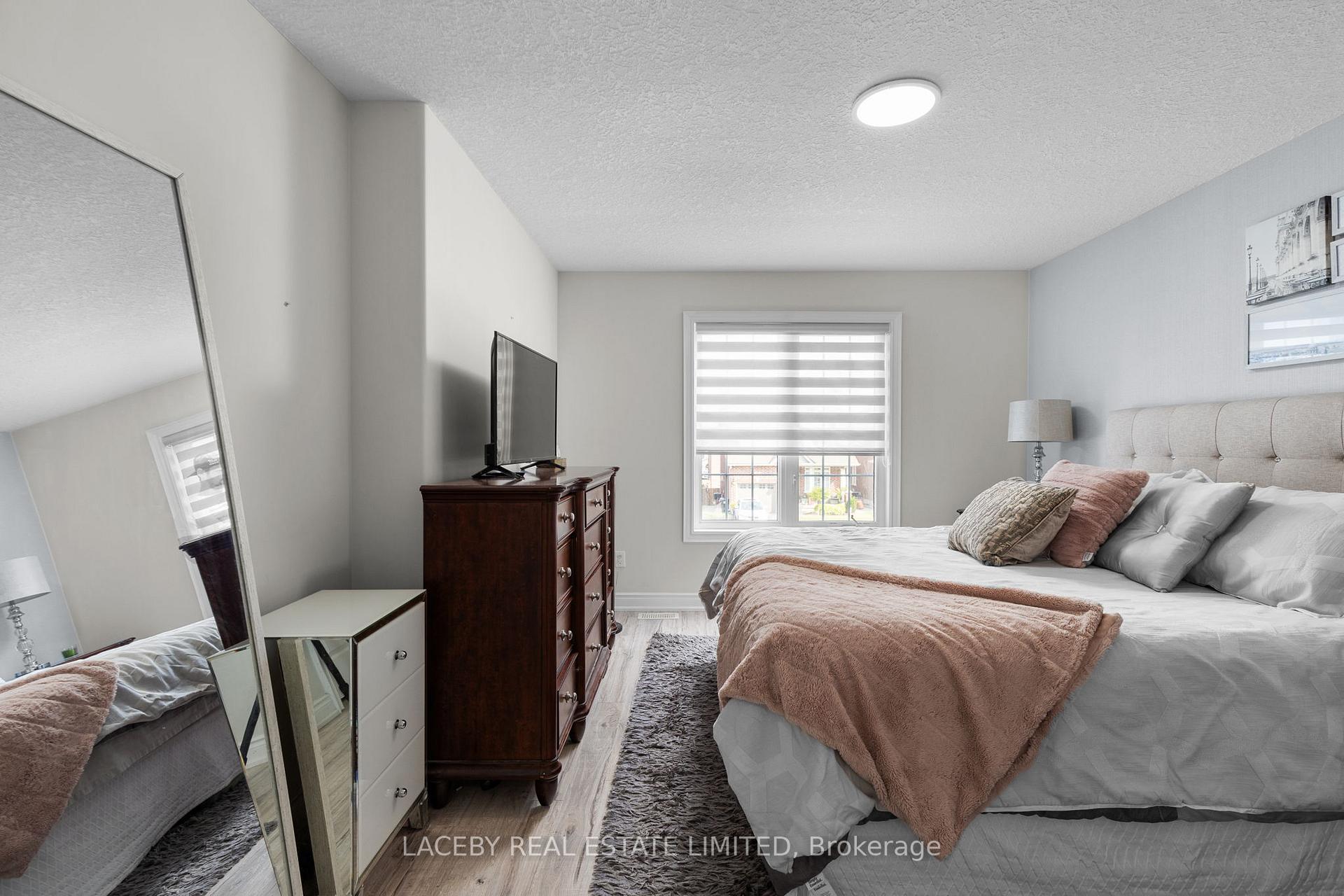 Photo 19 of 57 Nathan Crescent, Barrie, Painswick South — HOMEH