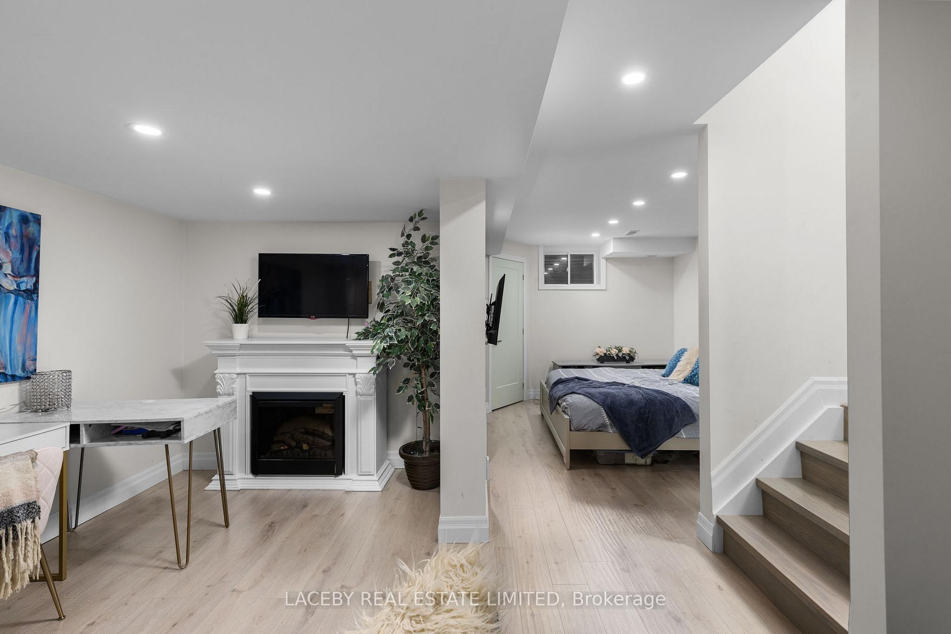 Photo 29 of 57 Nathan Crescent, Barrie, Painswick South — HOMEH