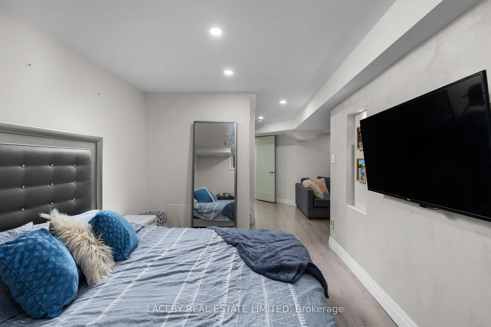 Photo 37 of 57 Nathan Crescent, Barrie, Painswick South — HOMEH