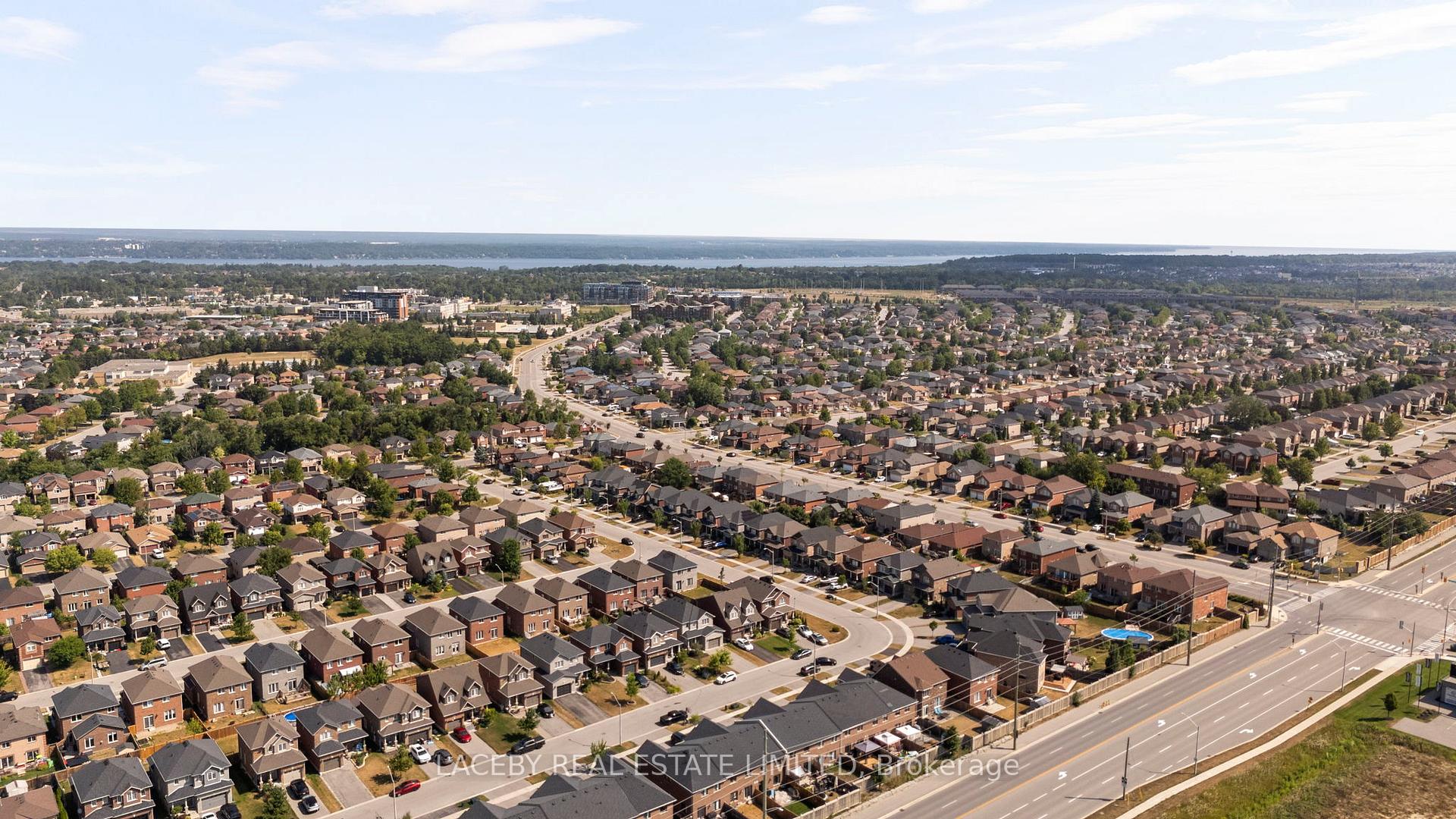 Photo 43 of 57 Nathan Crescent, Barrie, Painswick South — HOMEH