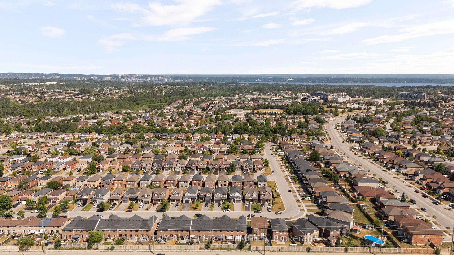 Photo 40 of 57 Nathan Crescent, Barrie, Painswick South — HOMEH
