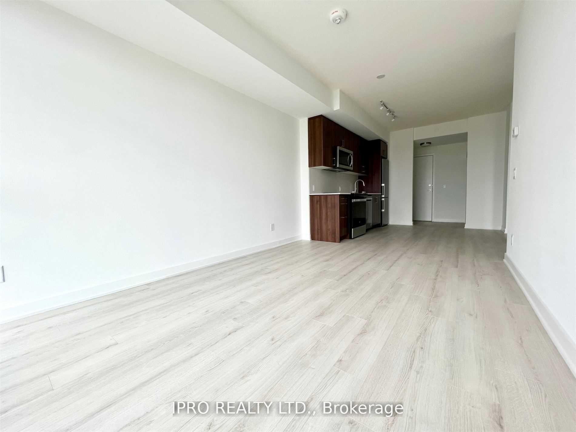Photo 7 of Unit 330, 681 Yonge Street, Barrie, Painswick South — HOMEH