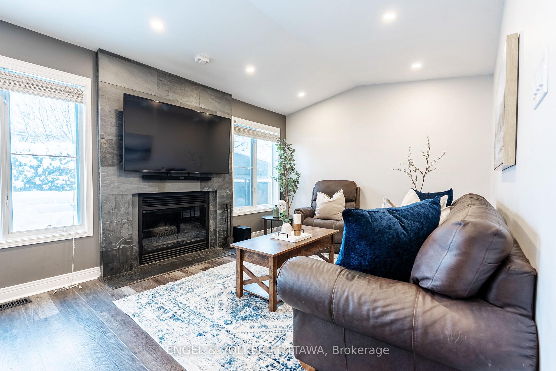 Photo 9 of 18 Avonhurst Avenue, Ottawa, Barrhaven - Longfields — HOMEH