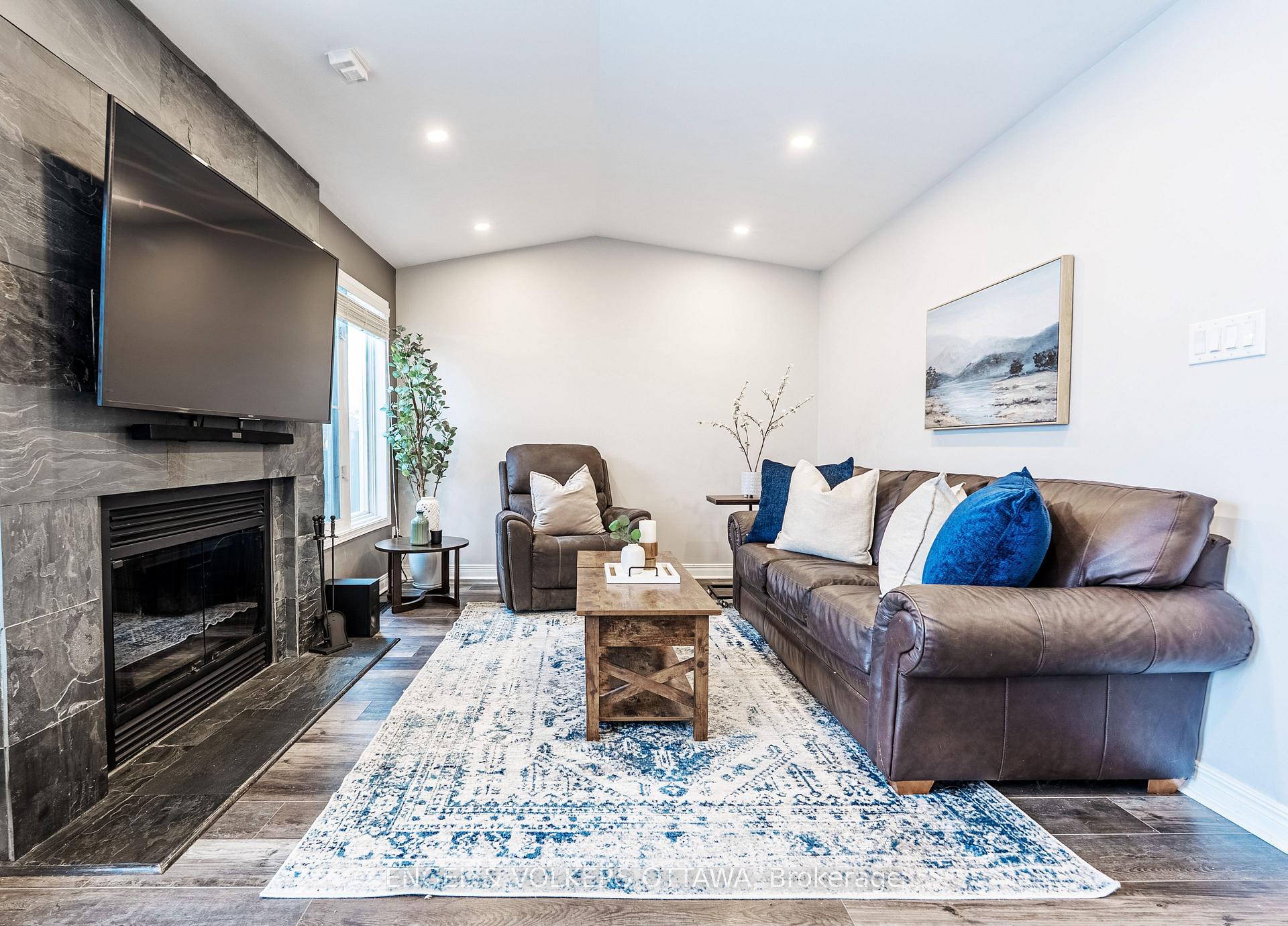 Photo 12 of 18 Avonhurst Avenue, Ottawa, Barrhaven - Longfields — HOMEH