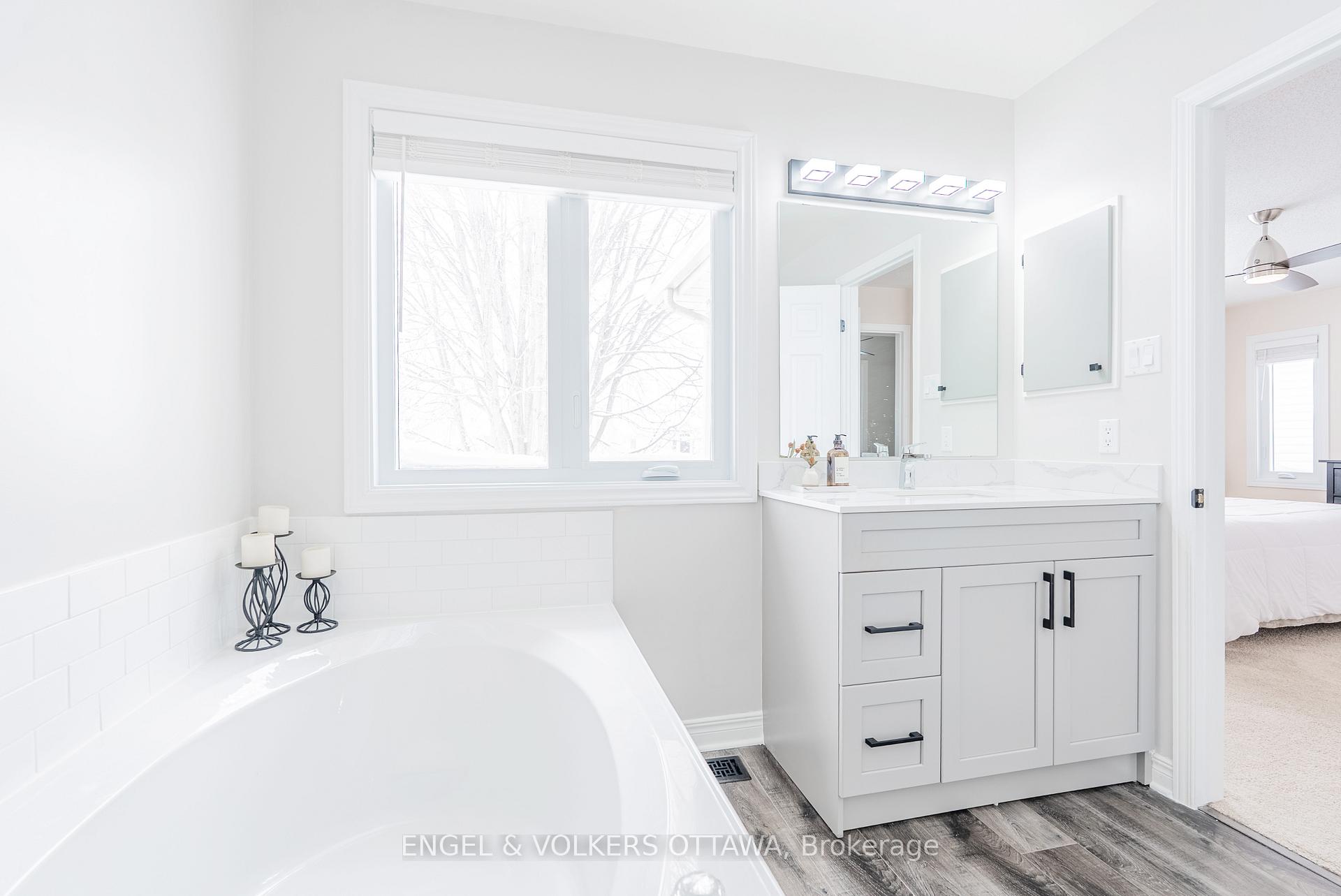 Photo 15 of 18 Avonhurst Avenue, Ottawa, Barrhaven - Longfields — HOMEH