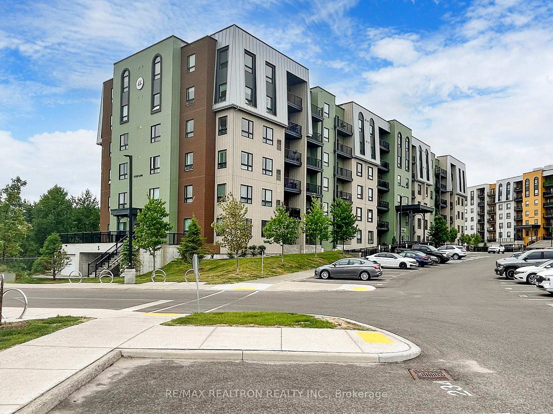 Photo 1 of Unit 202, 5 Chef Lane, Barrie, Rural Barrie Southeast — HOMEH