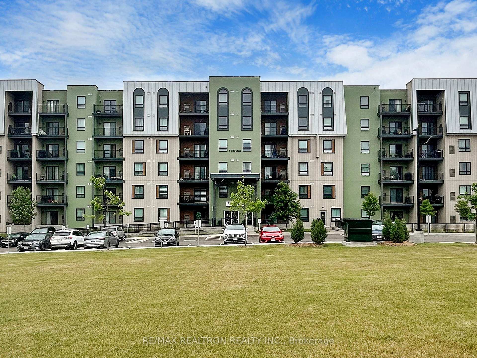 Photo 2 of Unit 202, 5 Chef Lane, Barrie, Rural Barrie Southeast — HOMEH