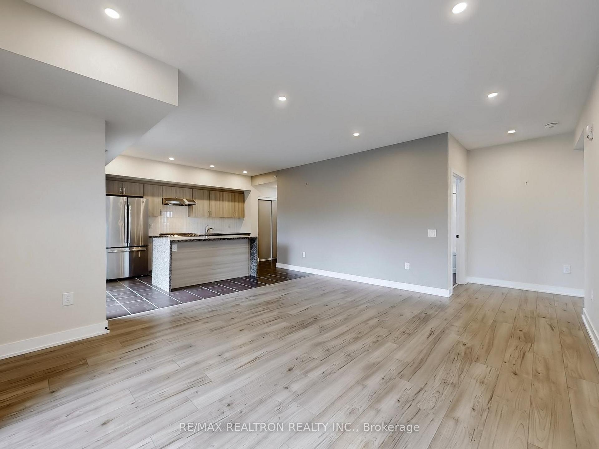 Photo 6 of Unit 202, 5 Chef Lane, Barrie, Rural Barrie Southeast — HOMEH