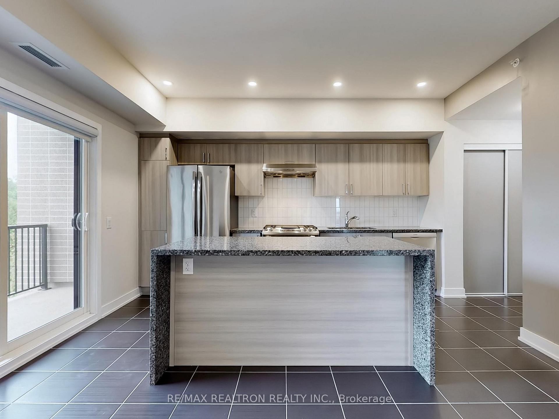 Photo 9 of Unit 202, 5 Chef Lane, Barrie, Rural Barrie Southeast — HOMEH