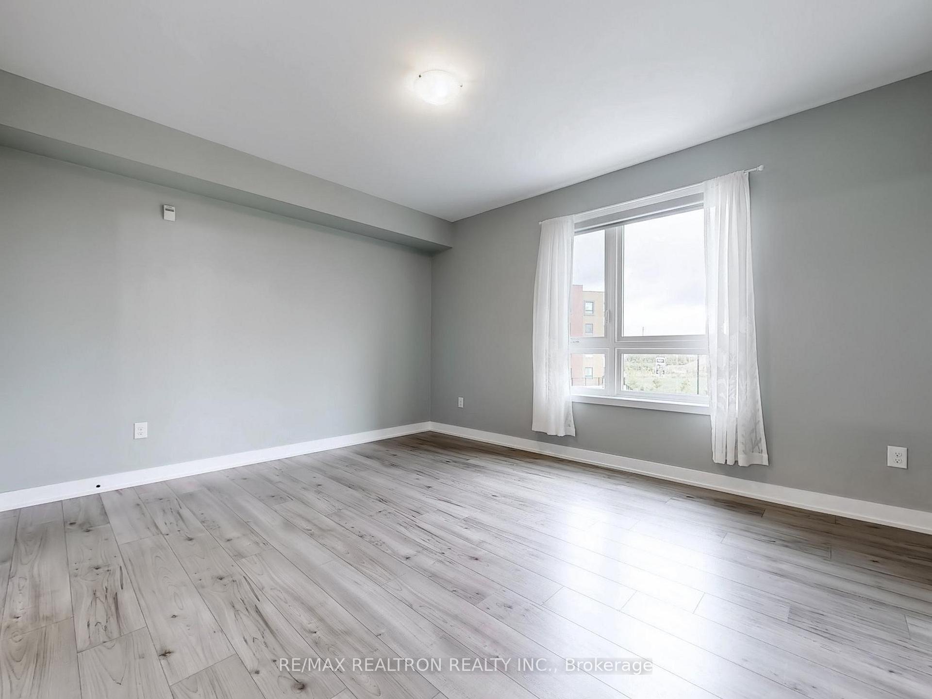 Photo 12 of Unit 202, 5 Chef Lane, Barrie, Rural Barrie Southeast — HOMEH