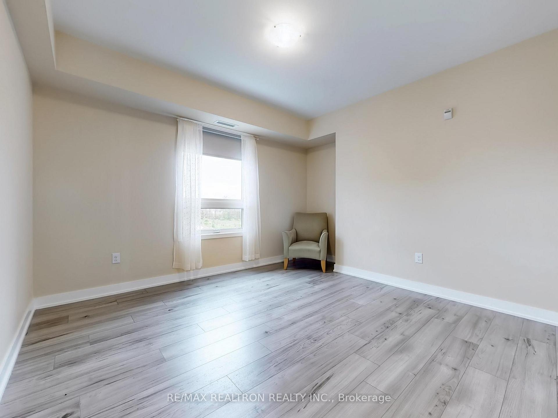 Photo 16 of Unit 202, 5 Chef Lane, Barrie, Rural Barrie Southeast — HOMEH