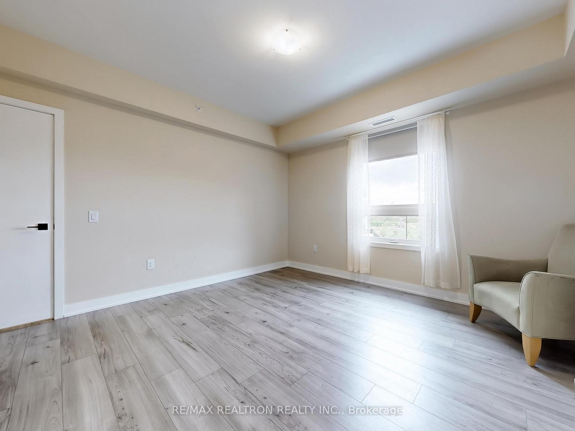 Photo 17 of Unit 202, 5 Chef Lane, Barrie, Rural Barrie Southeast — HOMEH