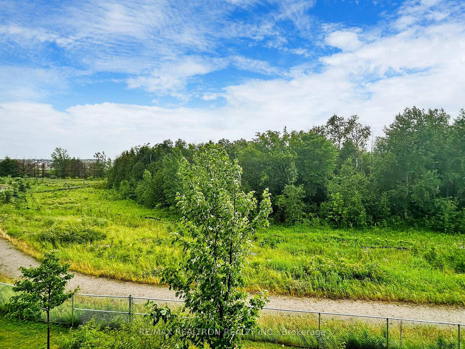 Photo 23 of Unit 202, 5 Chef Lane, Barrie, Rural Barrie Southeast — HOMEH