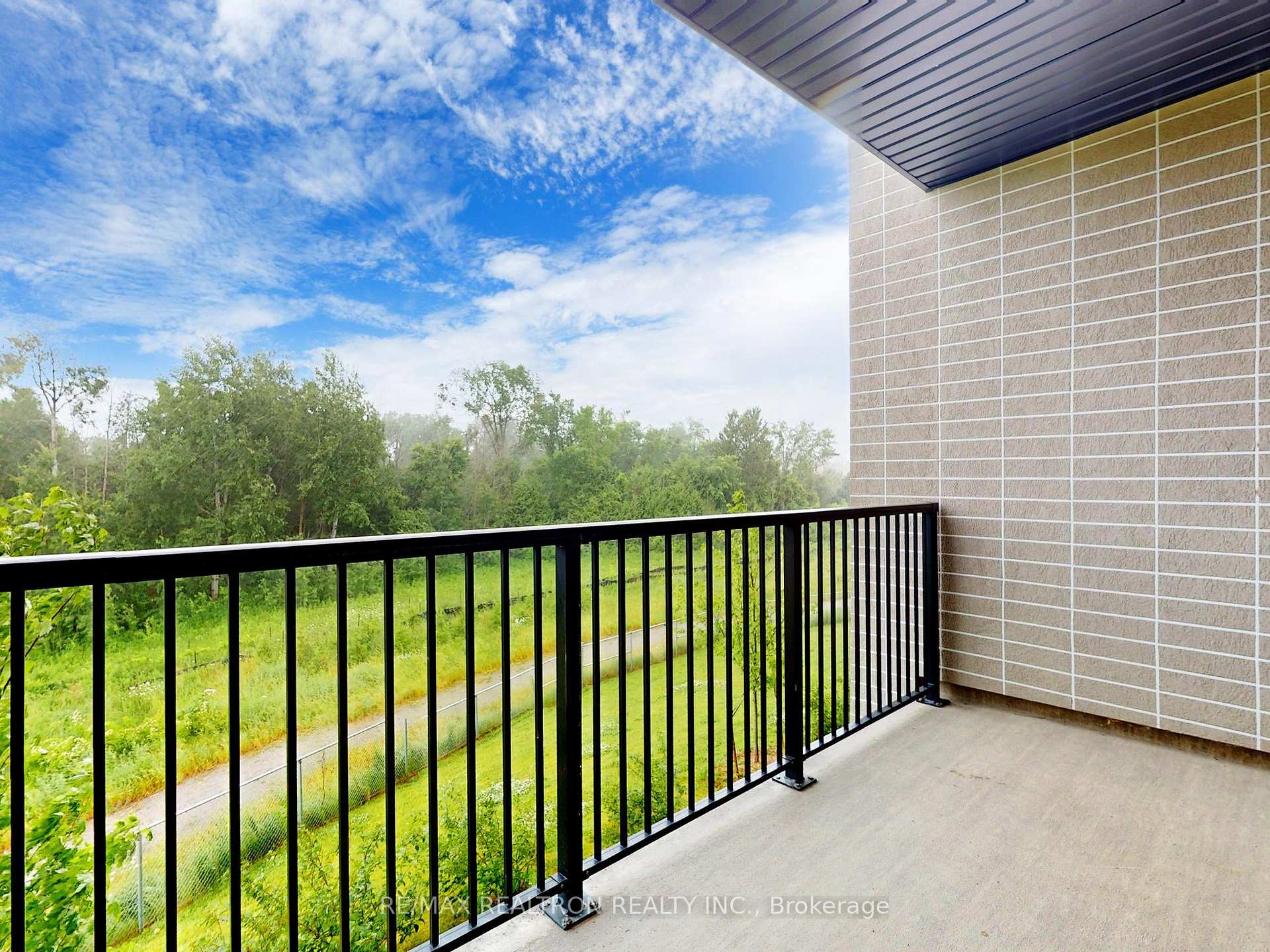 Photo 24 of Unit 202, 5 Chef Lane, Barrie, Rural Barrie Southeast — HOMEH