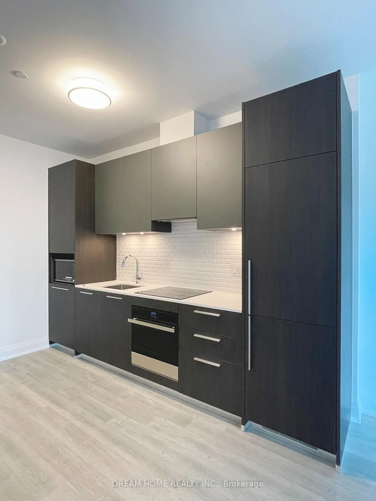 Photo 2 of Unit 1502, 65 Broadway Avenue, Toronto, Mount Pleasant West — HOMEH