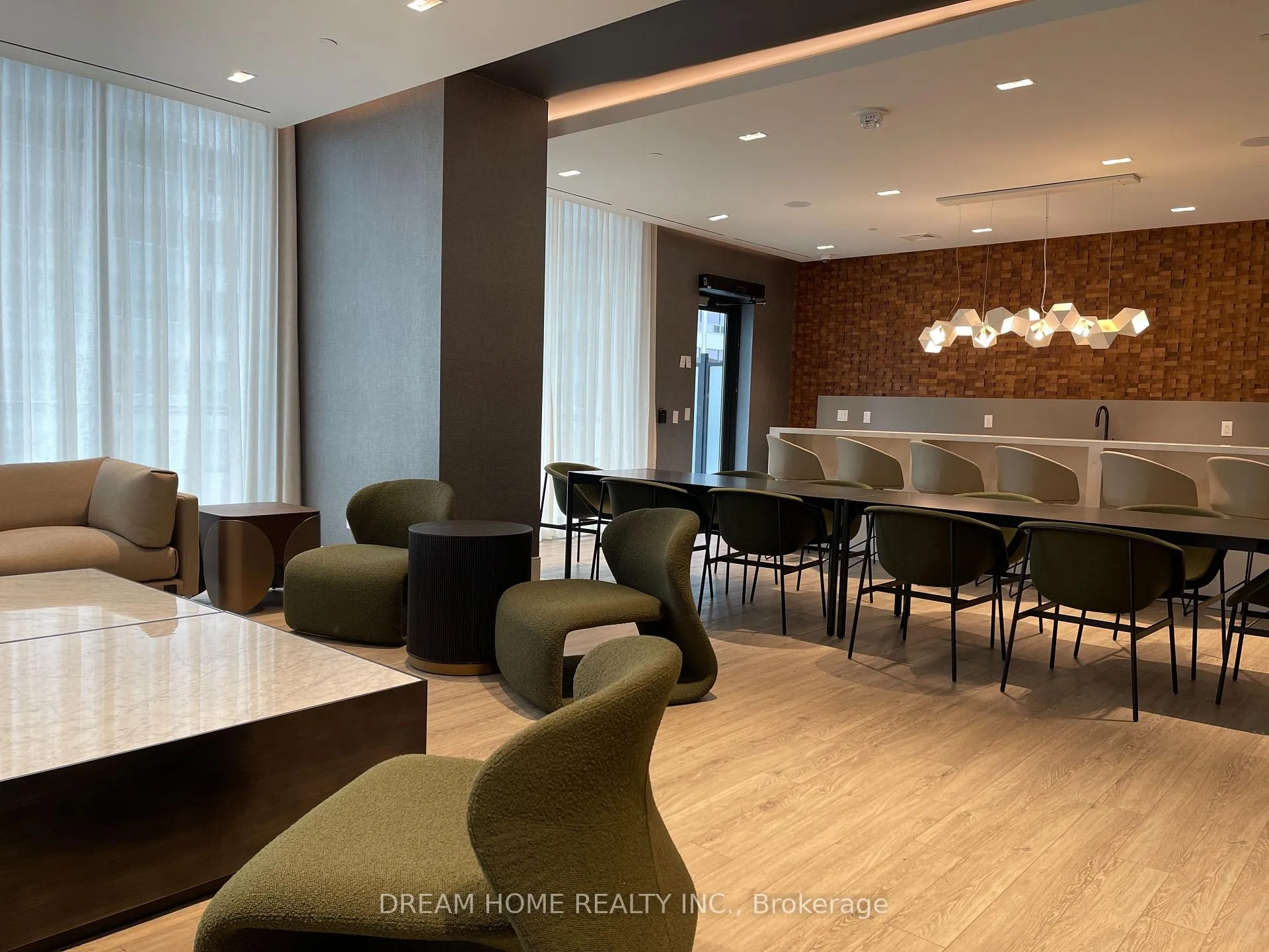 Photo 15 of Unit 1502, 65 Broadway Avenue, Toronto, Mount Pleasant West — HOMEH