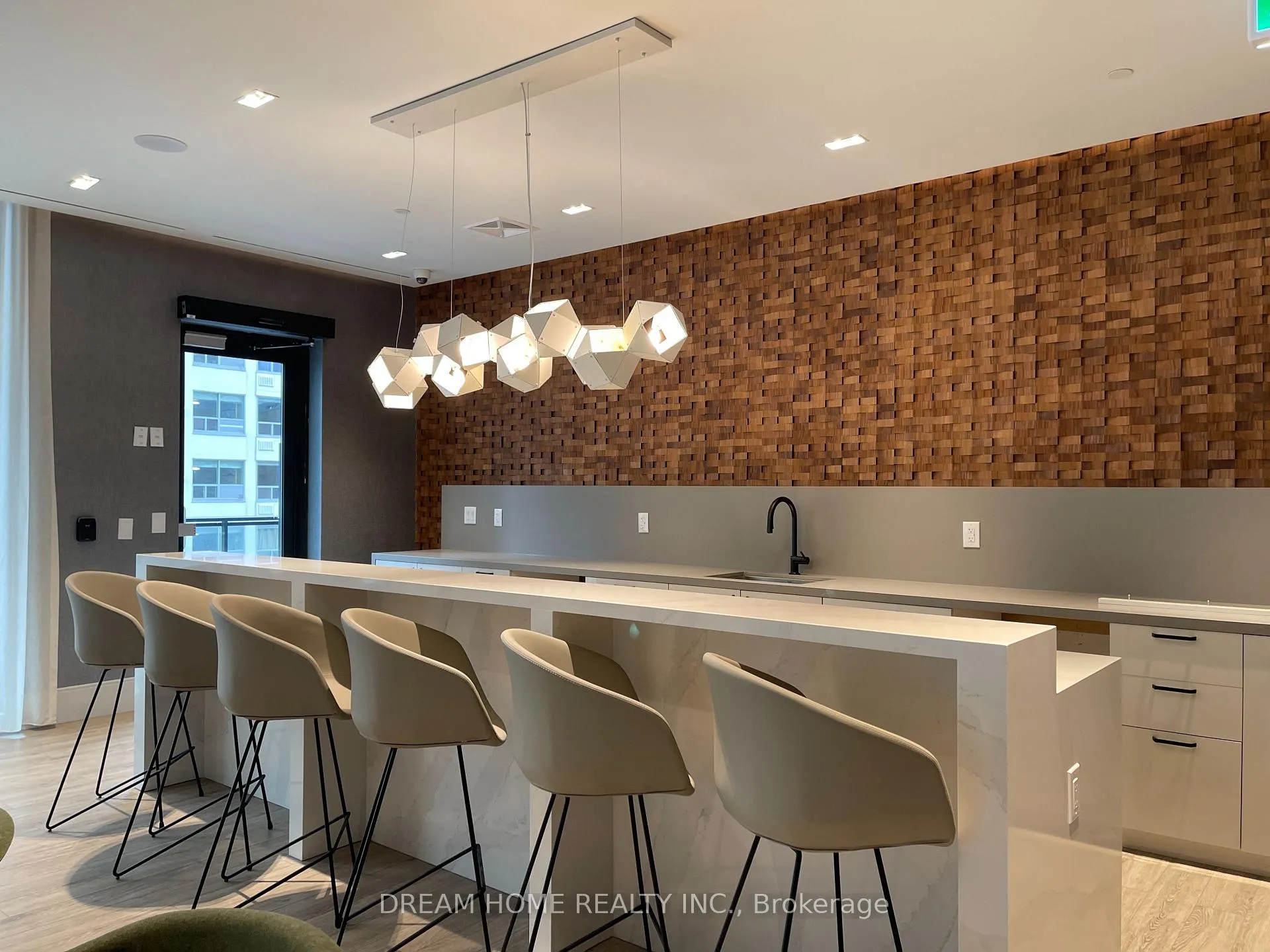 Photo 16 of Unit 1502, 65 Broadway Avenue, Toronto, Mount Pleasant West — HOMEH
