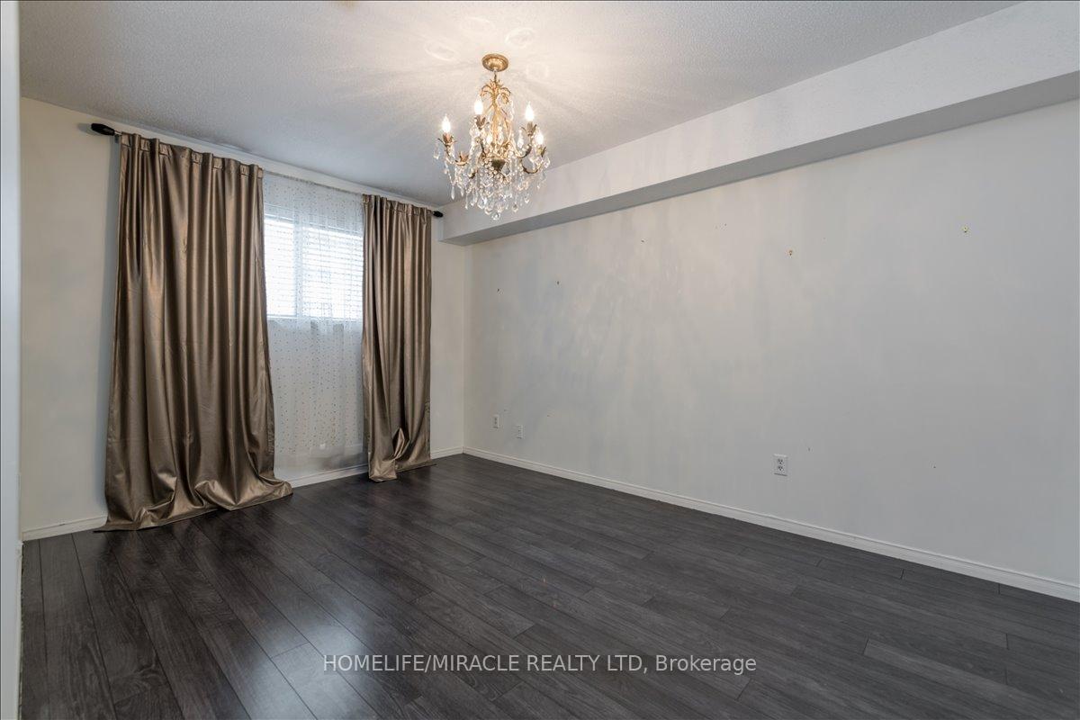 Photo 5 of Unit B07, 126 Bell Farm Road, Barrie, Alliance — HOMEH