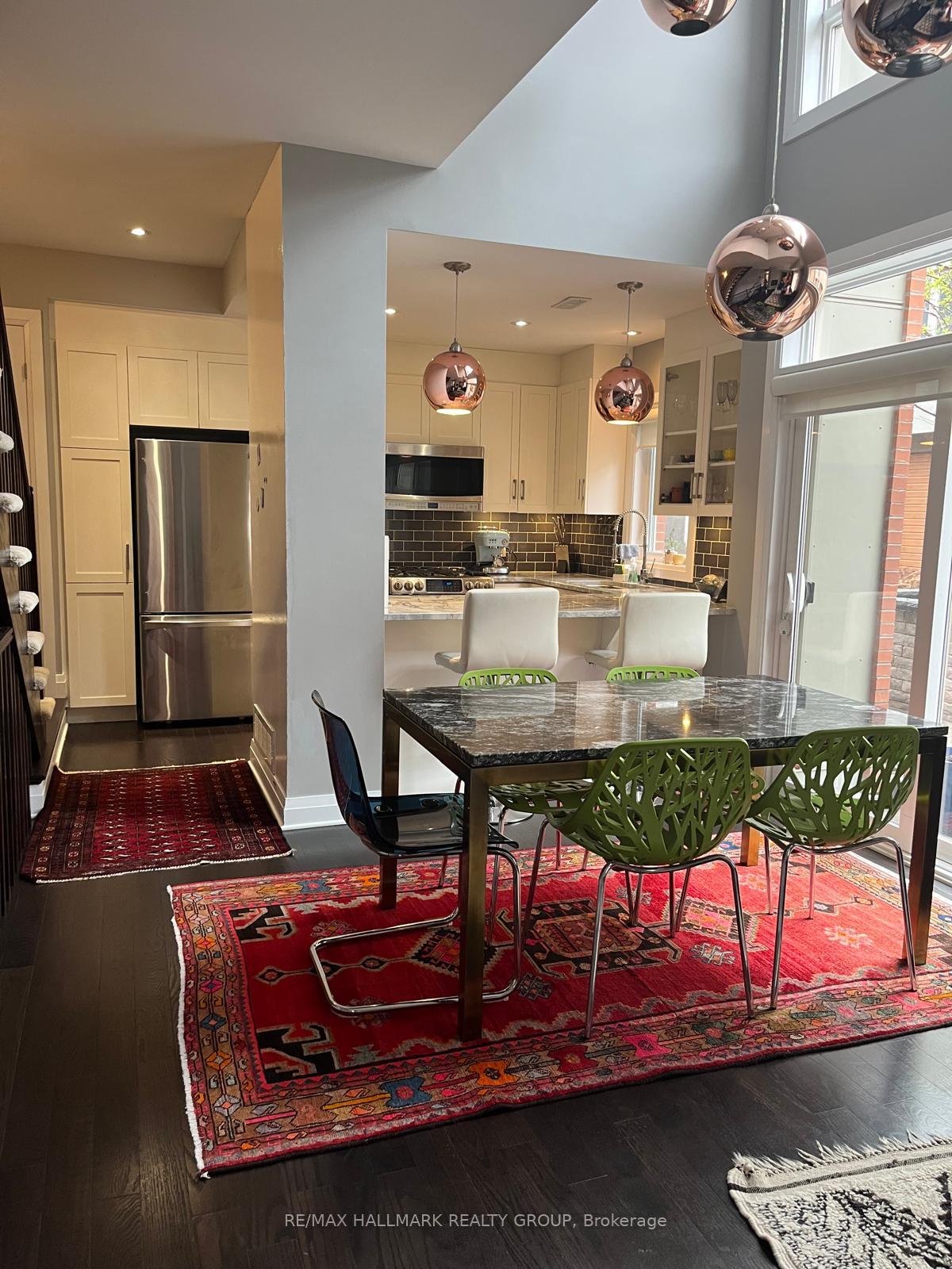Photo 5 of 356 Ravenhill Avenue E, Ottawa, McKellar/Highland — HOMEH