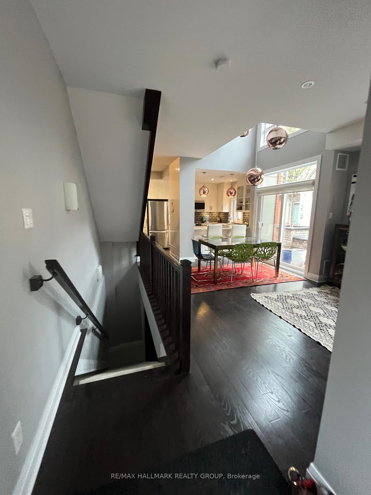Photo 9 of 356 Ravenhill Avenue E, Ottawa, McKellar/Highland — HOMEH