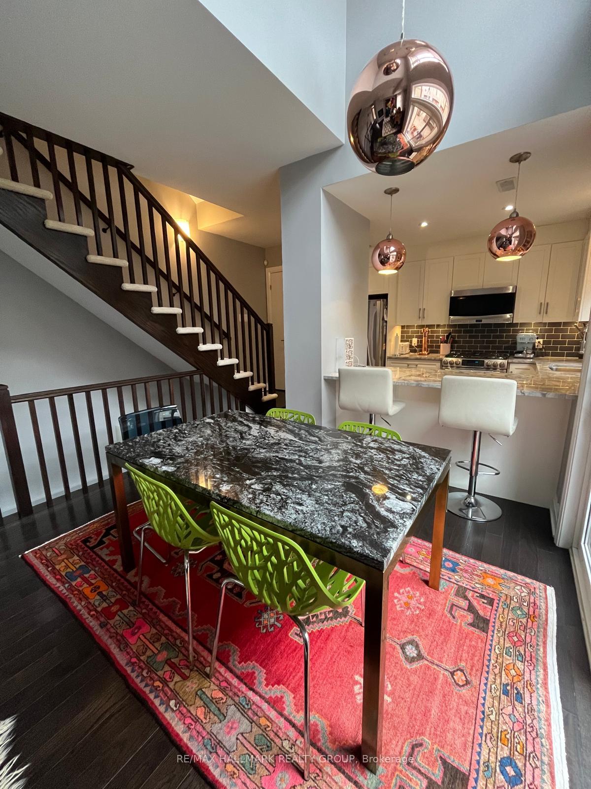 Photo 12 of 356 Ravenhill Avenue E, Ottawa, McKellar/Highland — HOMEH