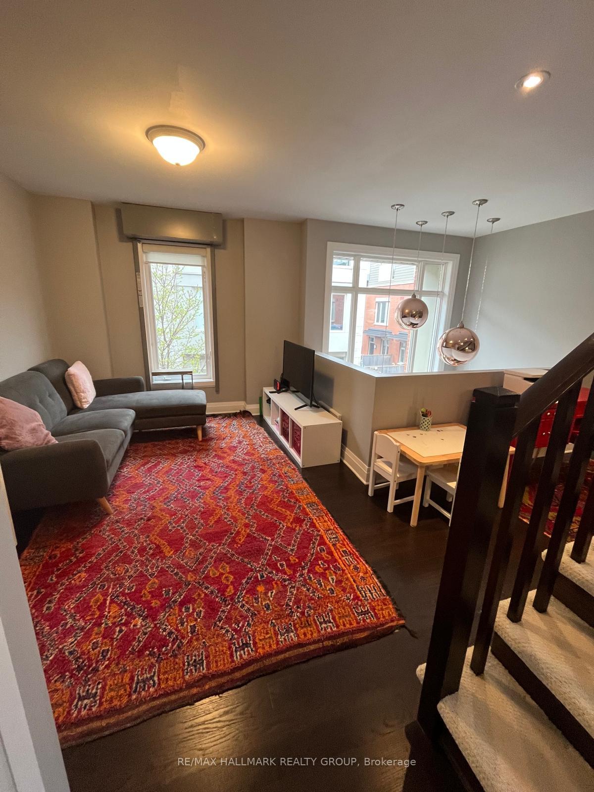 Photo 18 of 356 Ravenhill Avenue E, Ottawa, McKellar/Highland — HOMEH