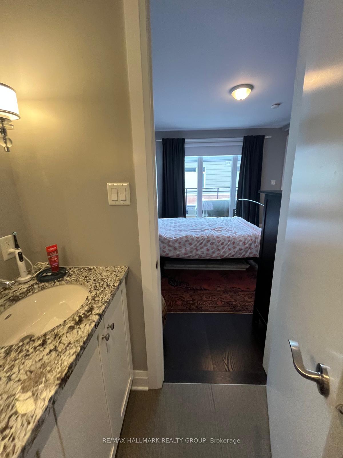 Photo 23 of 356 Ravenhill Avenue E, Ottawa, McKellar/Highland — HOMEH