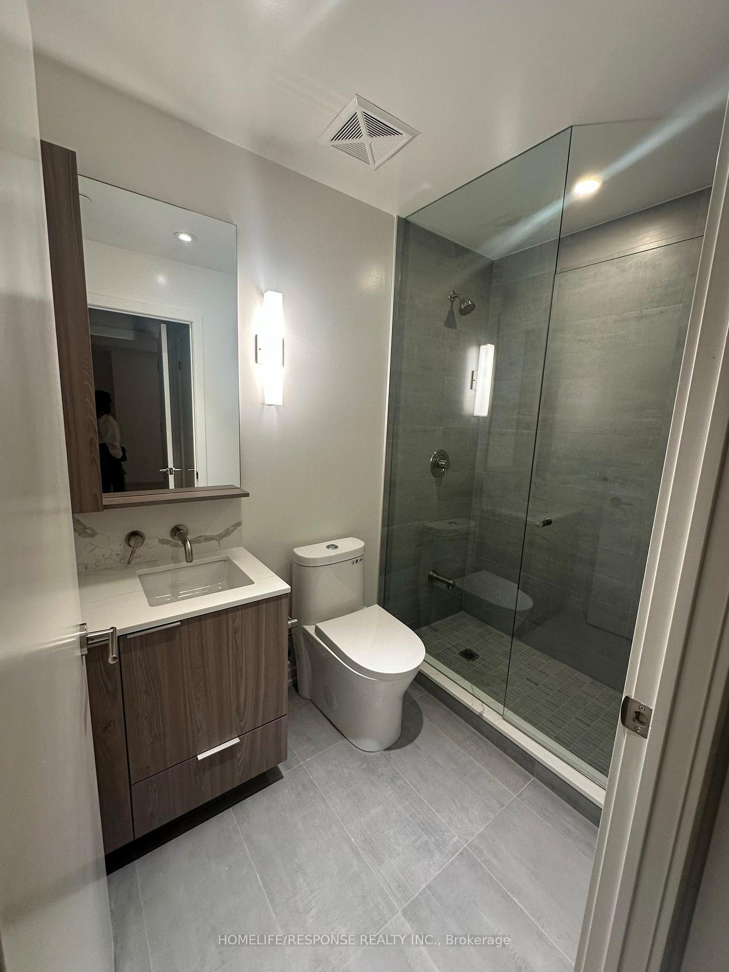 Photo 2 of Unit 411, 120 Broadway Avenue, Toronto, Mount Pleasant West — HOMEH