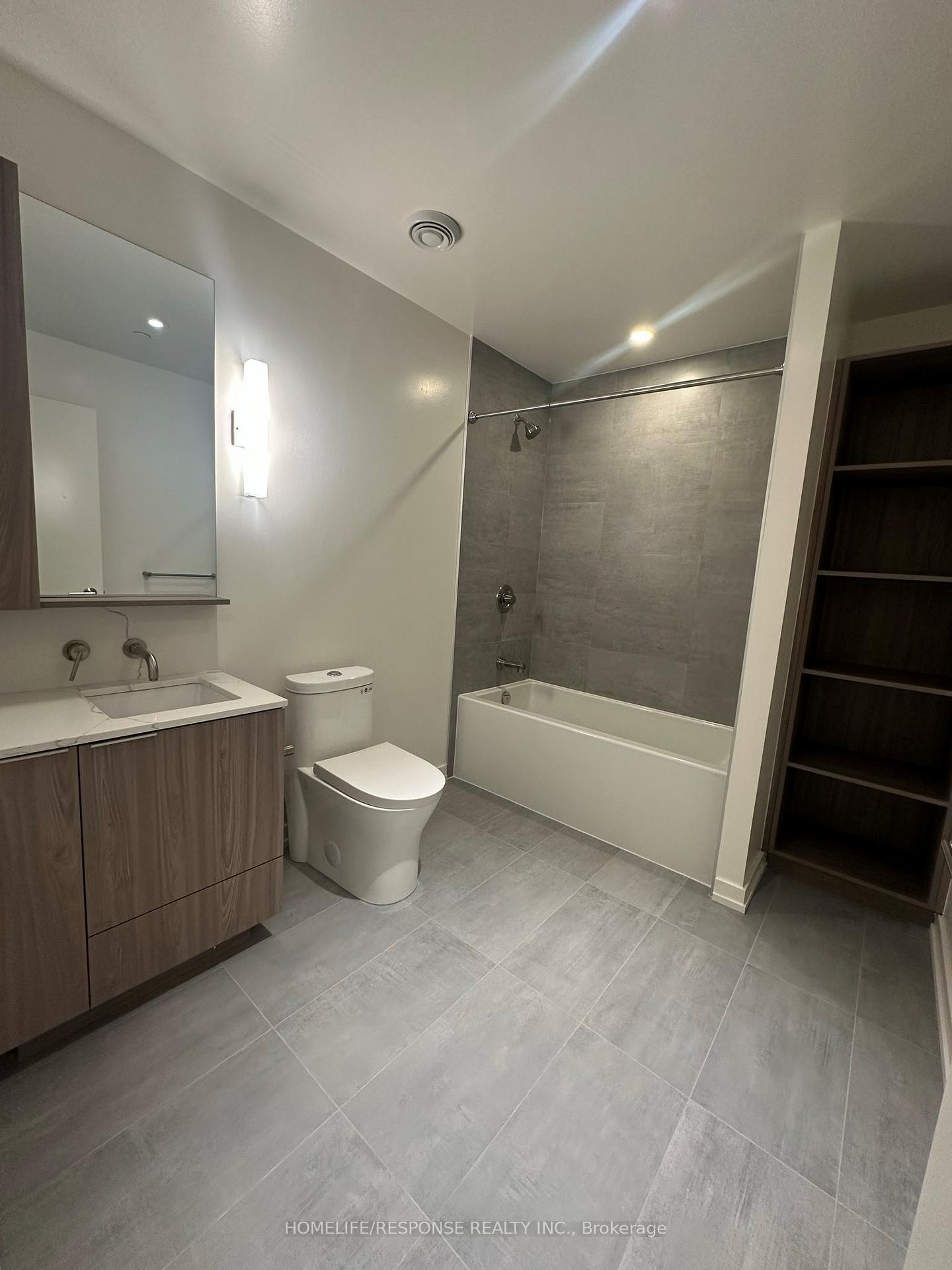 Photo 3 of Unit 411, 120 Broadway Avenue, Toronto, Mount Pleasant West — HOMEH
