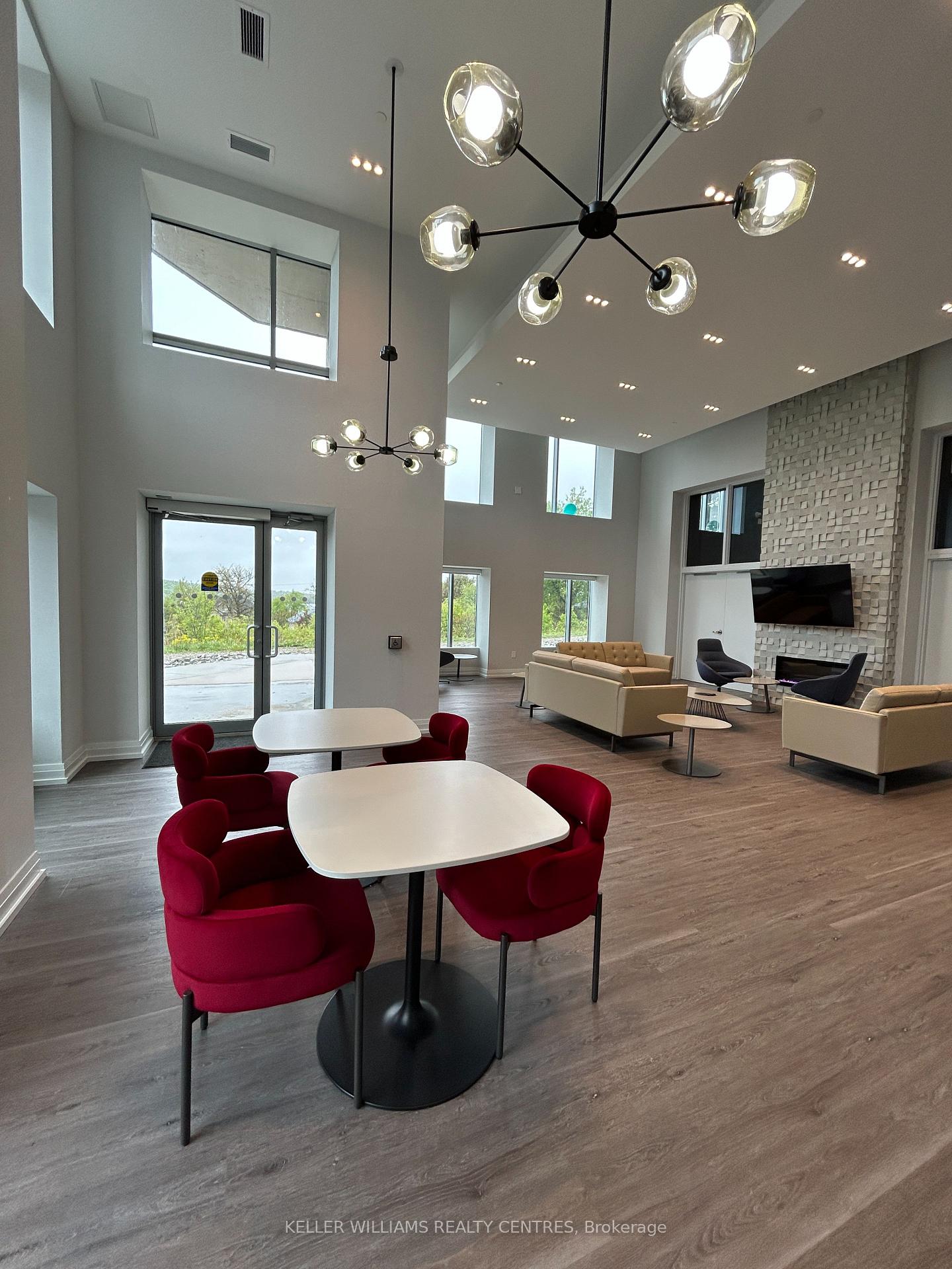 Photo 13 of Unit 909, 56 Lakeside Terrace, Barrie, Little Lake — HOMEH