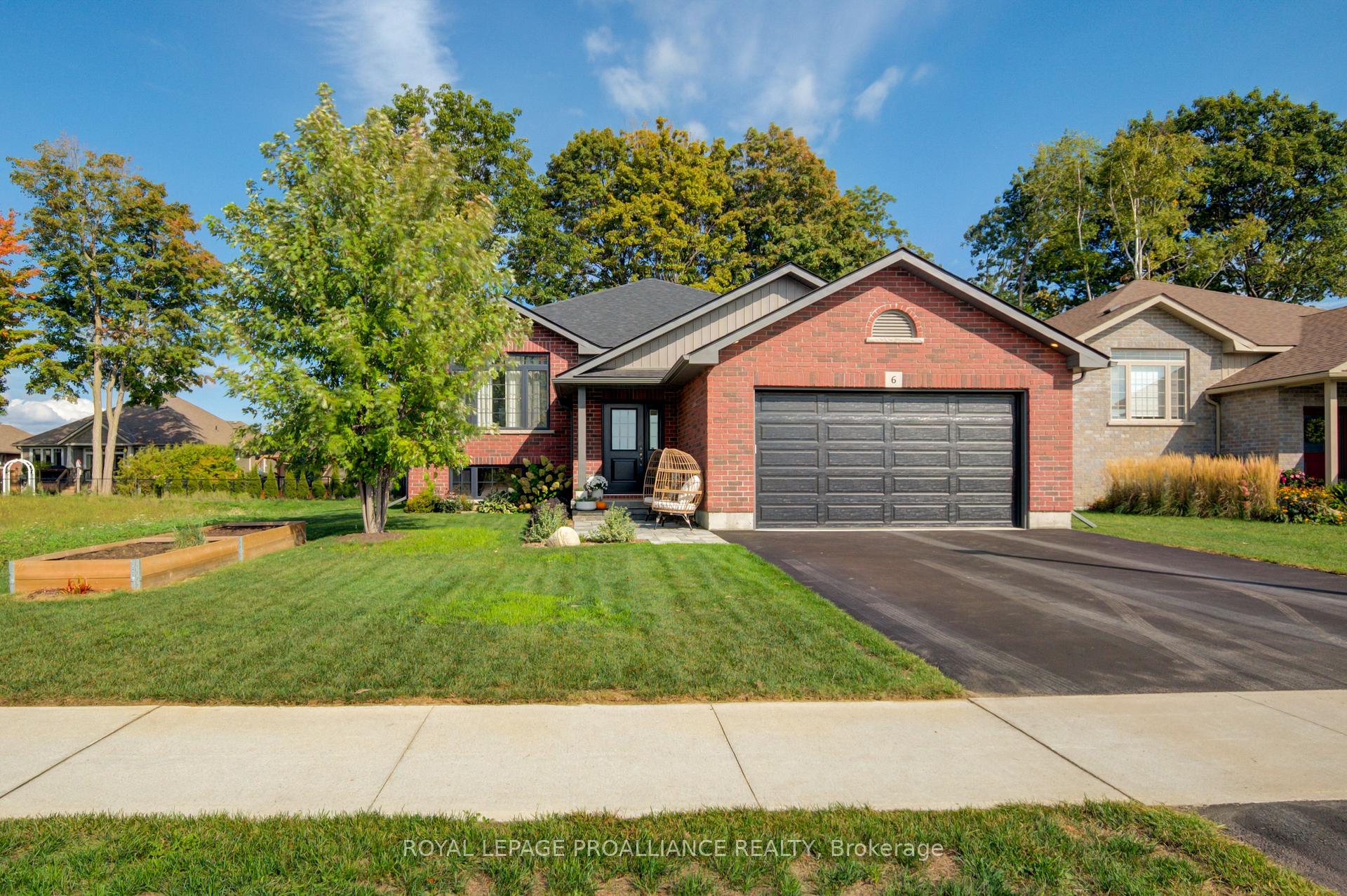 Photo 4 of 6 Lawrence Avenue, Prince Edward County, Sophiasburg Ward — HOMEH