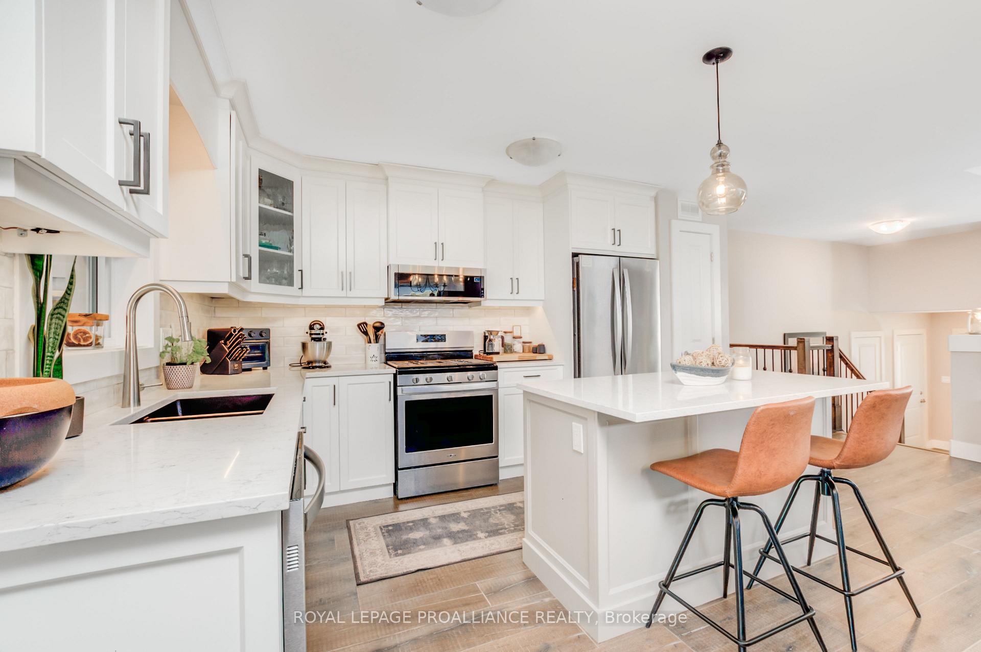 Photo 10 of 6 Lawrence Avenue, Prince Edward County, Sophiasburg Ward — HOMEH