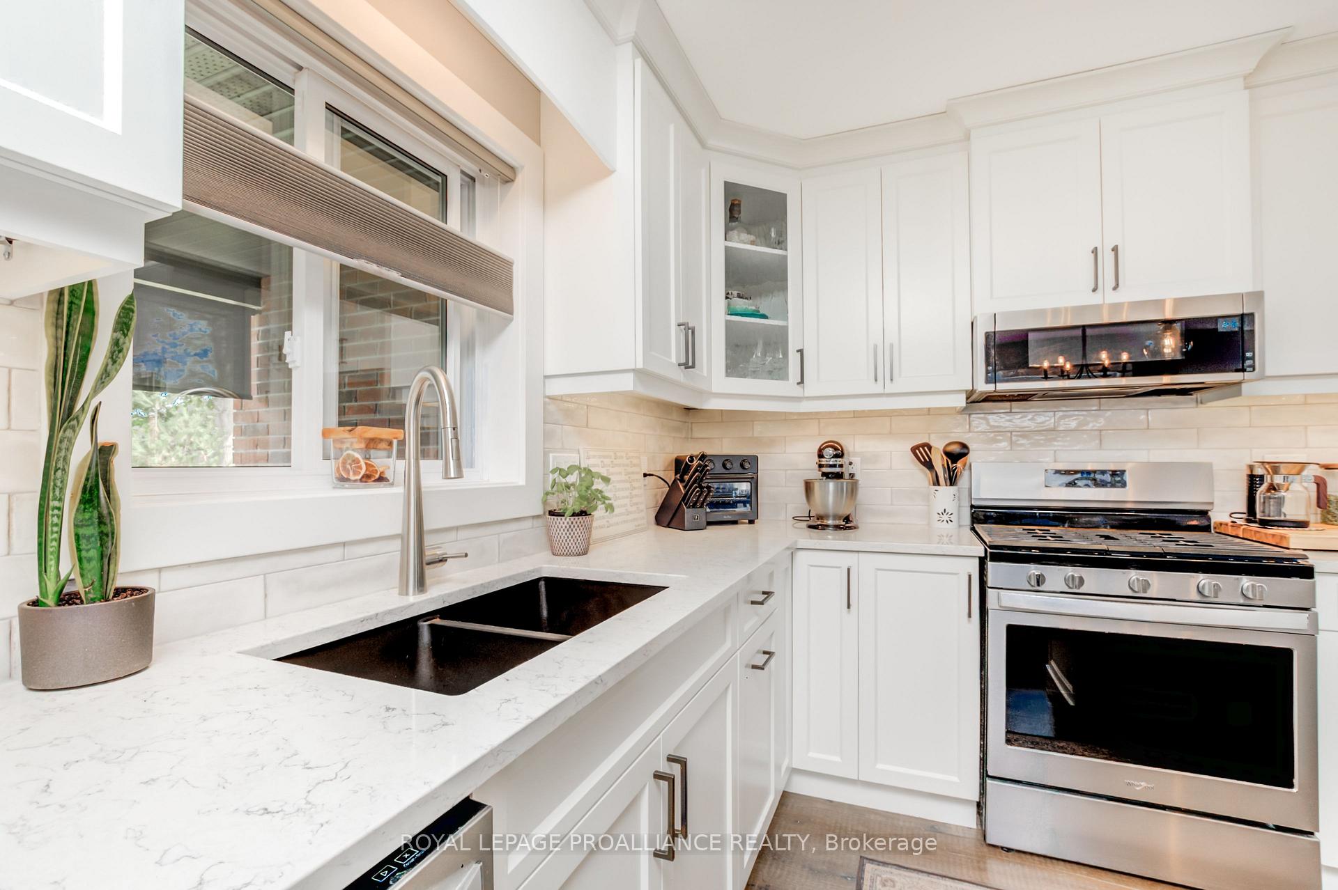 Photo 11 of 6 Lawrence Avenue, Prince Edward County, Sophiasburg Ward — HOMEH