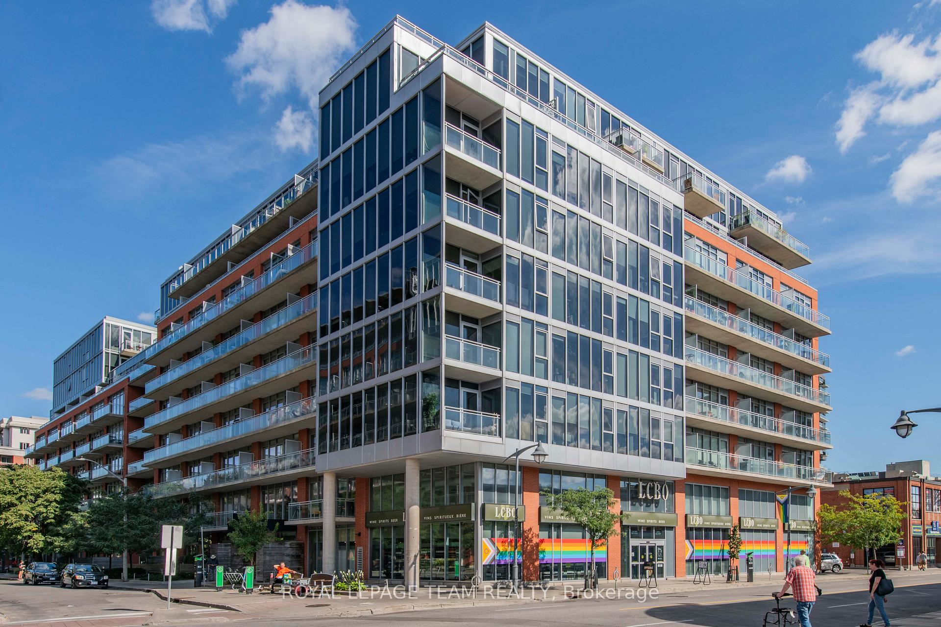 Front of Unit 306, 360 Mcleod Street