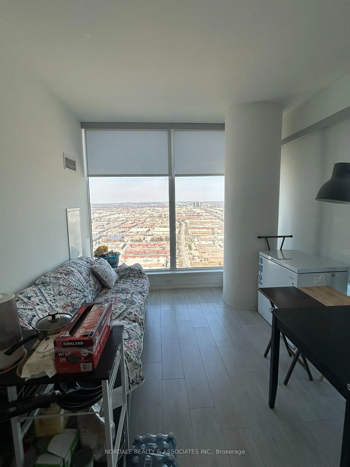Photo 6 of Unit 3802, 950 Portage Parkway W, Vaughan, Concord — HOMEH