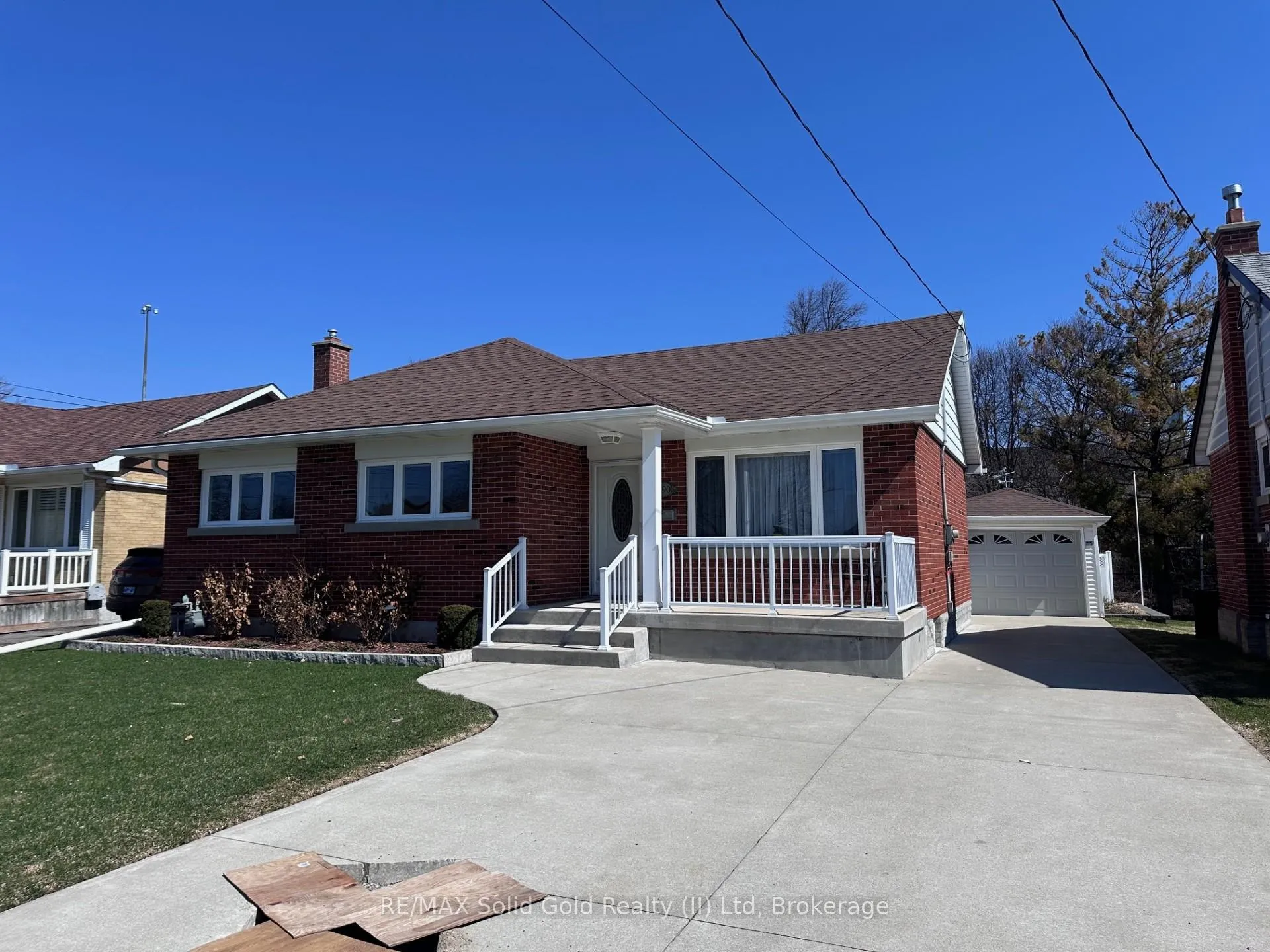 Photo 3 of 390 Dumfries Avenue, Waterloo — HOMEH
