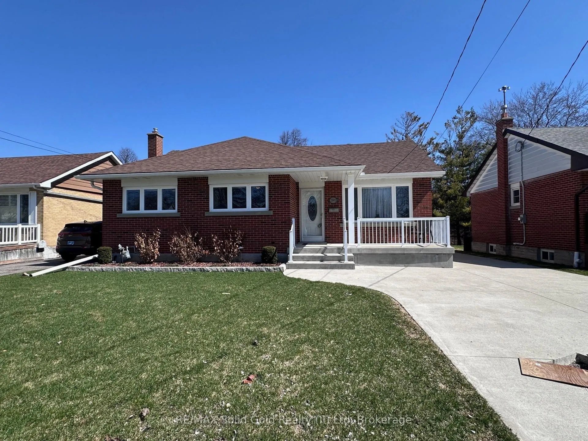 Photo 4 of 390 Dumfries Avenue, Waterloo — HOMEH