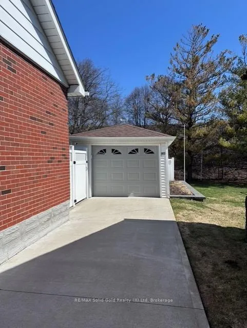 Photo 32 of 390 Dumfries Avenue, Waterloo — HOMEH