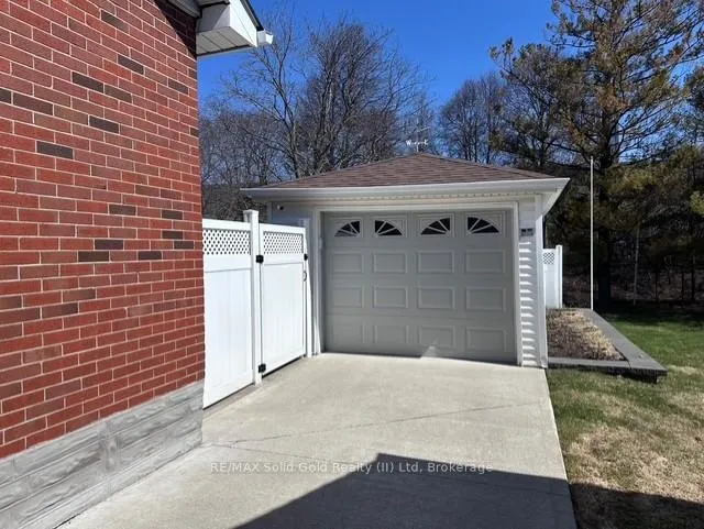 Photo 33 of 390 Dumfries Avenue, Waterloo — HOMEH